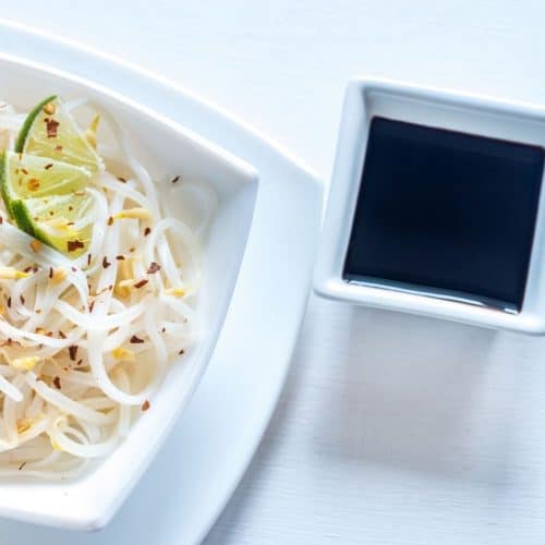 Salad egin ffa Moyashi mung