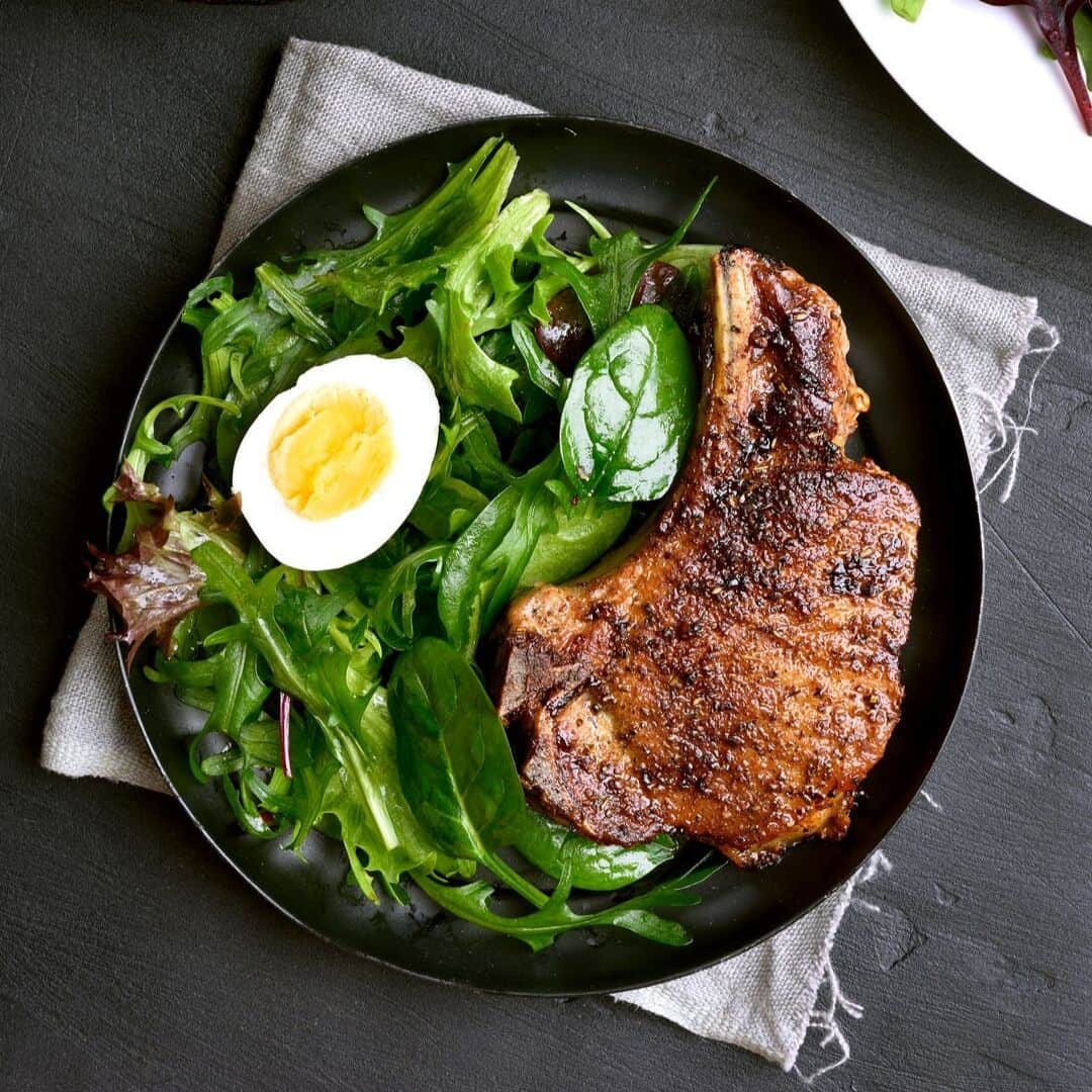 Teppanyaki pork chop and spinach