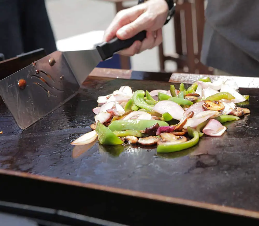 Spatula grill hibachi ainm-sgrìobhte Blackstone