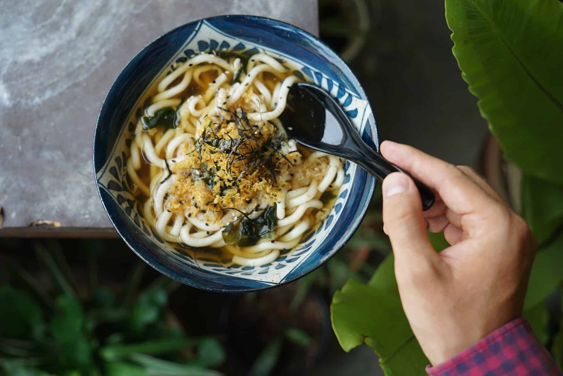 Katsuobushi på Udon -nudlar