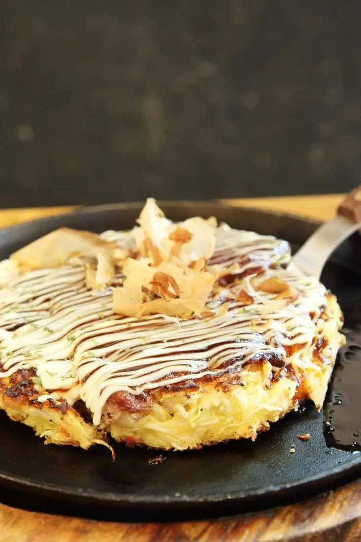 Okonomiyaki Yapon ləzzətli pancake