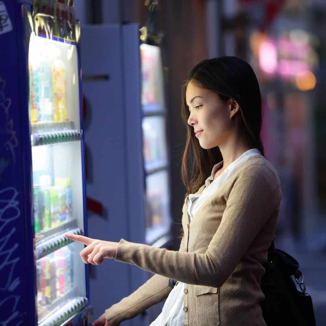 日本のラーメン自動販売機の使い方