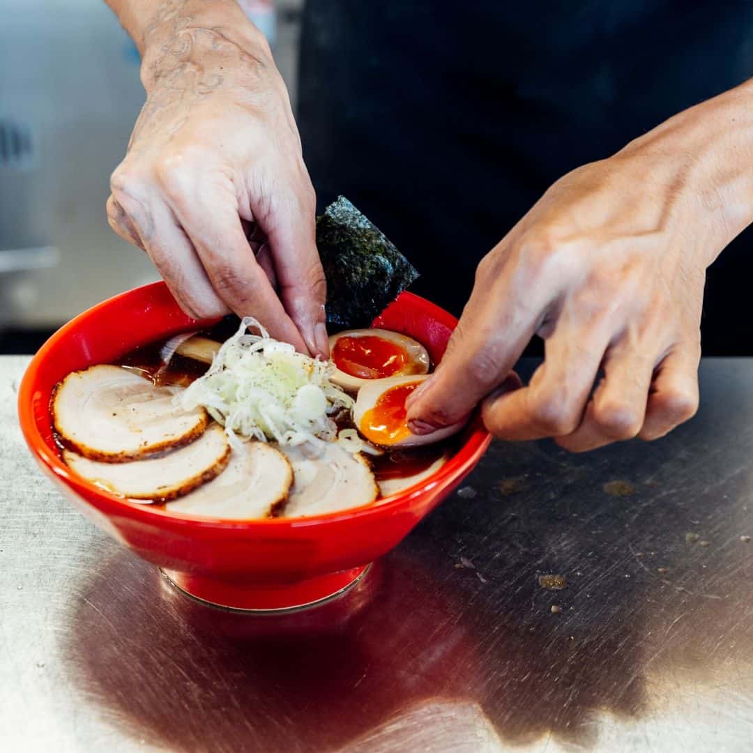 Shoyu ramen com base de molho de soja