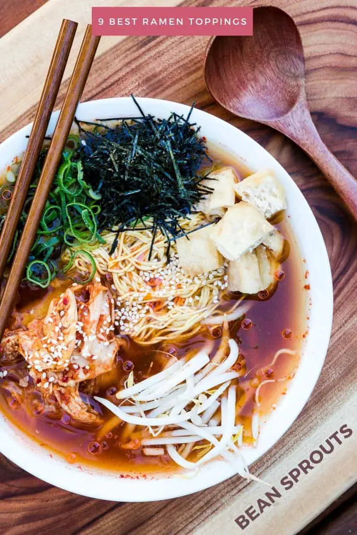 Brotos de feijão ou moyashi como coberturas de ramen