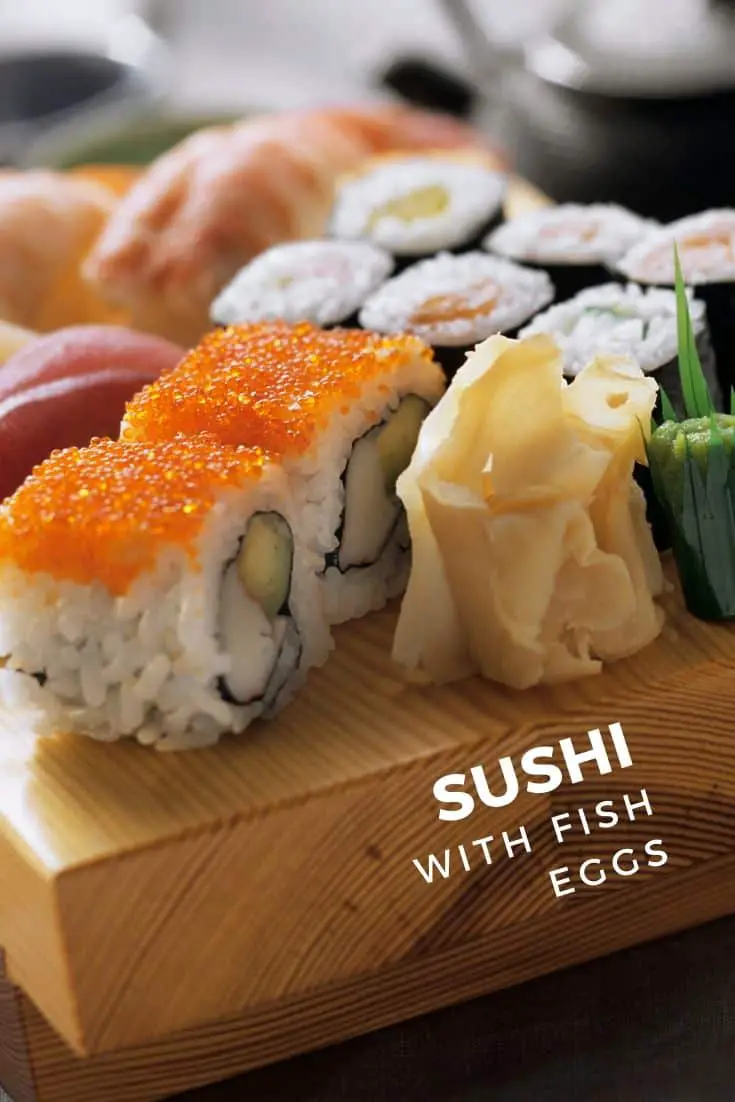 Sushi gydag wyau pysgod