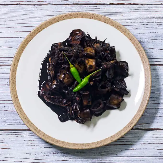 Recette d'Adobong Pusit (Squid Adobo)