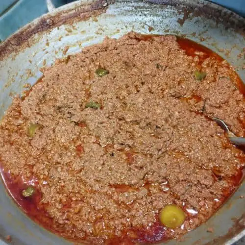 Bagoong Alamang dans une casserole