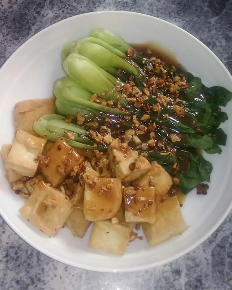 Bok choy ka risepe ea oyster sauce le tofu