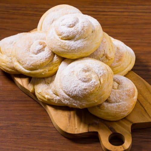 „Ensaymada“ receptas (filipiniečių saldžios bandelės)