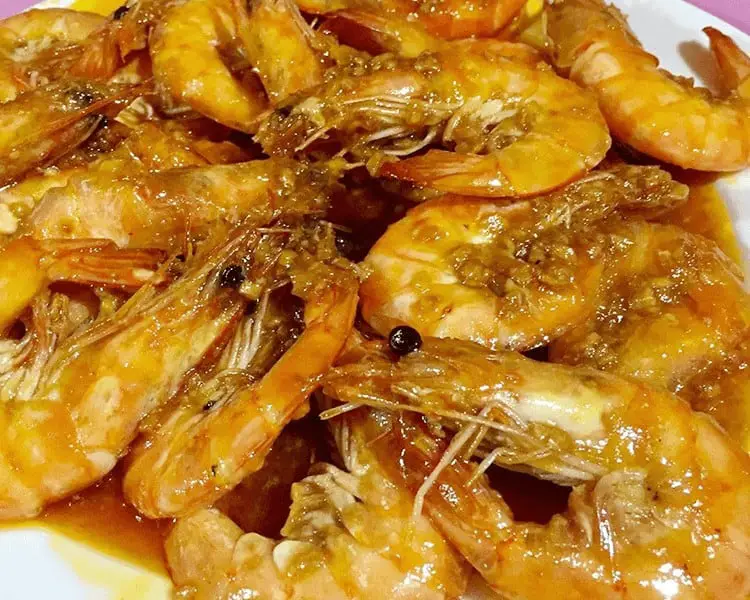 Chinsinsi cha Garlic Buttered Shrimp