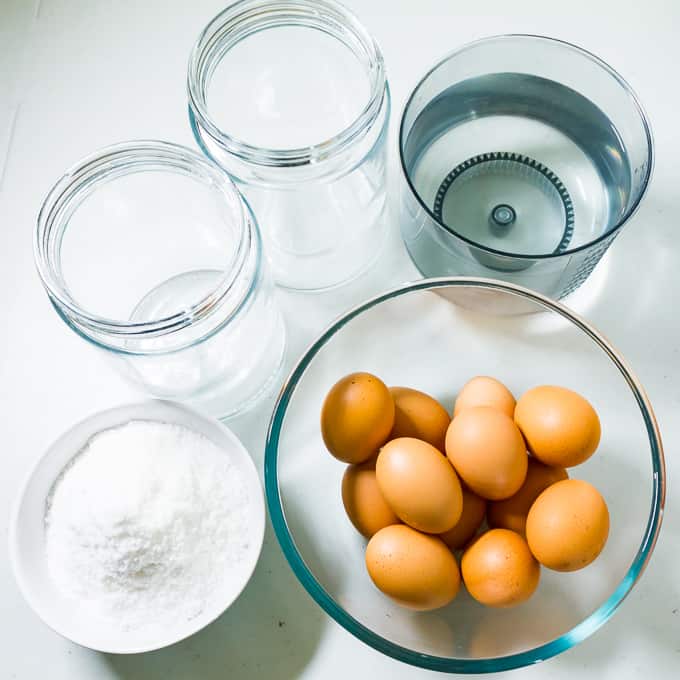 Ingredientes de ovos salgados caseiros