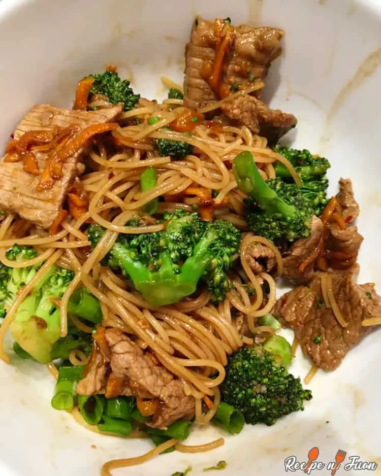 Rysáit Brocoli Cig Eidion Lo Mein