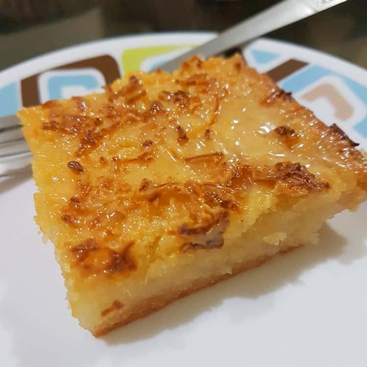 Trozo de tarta de yuca filipina