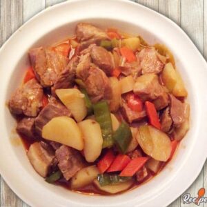 Receta e derrit Afritada (origjinale filipinase)