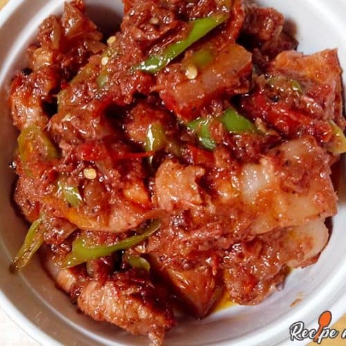 Receita de carne de porco binagoongan (carne de porco cozida em pasta de camarão)