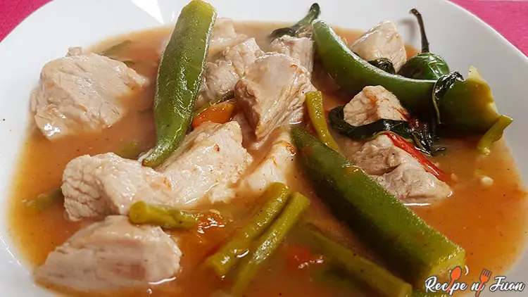 وصفة Sinigang na Baboy (لحم الخنزير Sinigang)