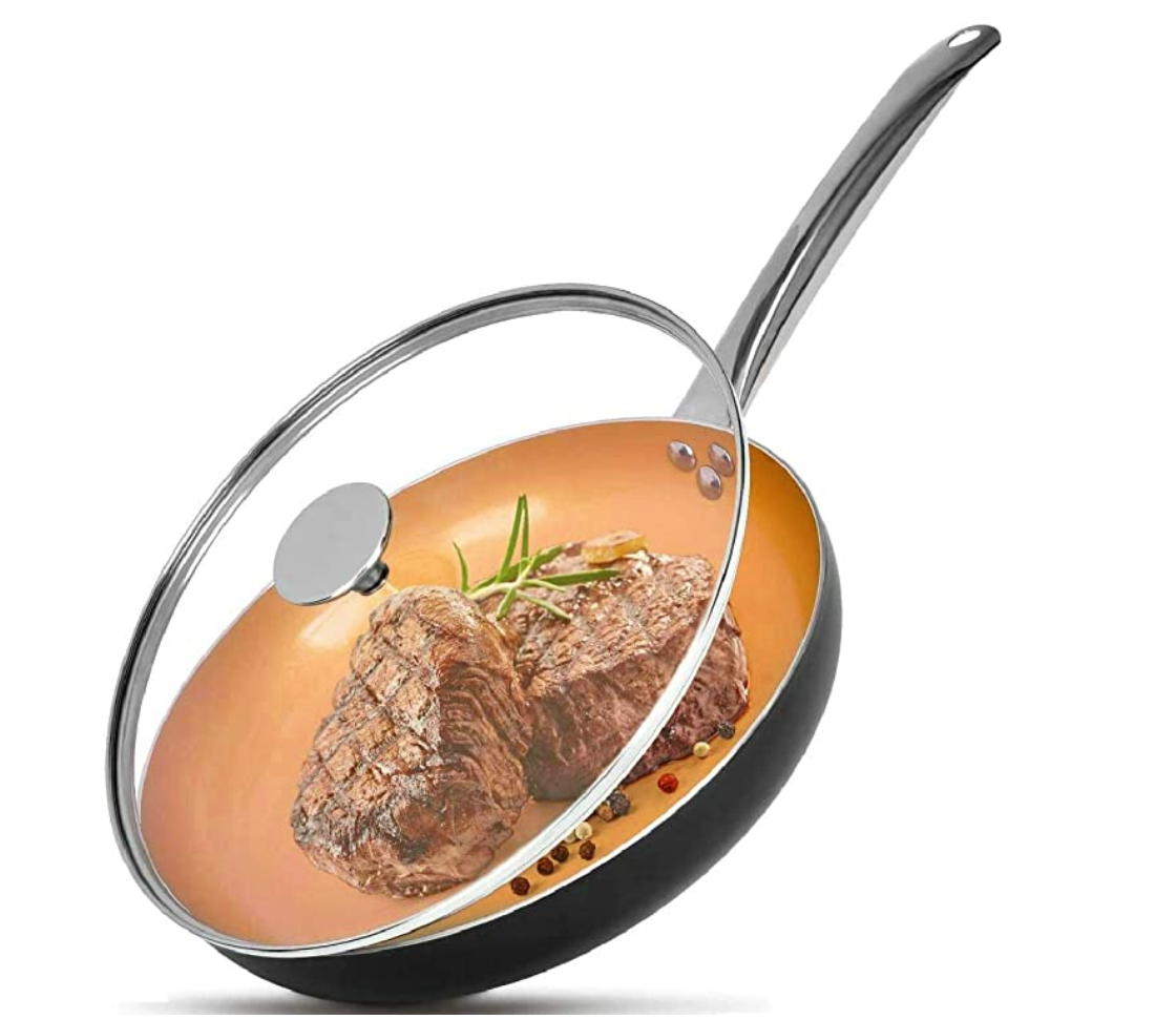 뚜껑이 있는 작은 프라이팬