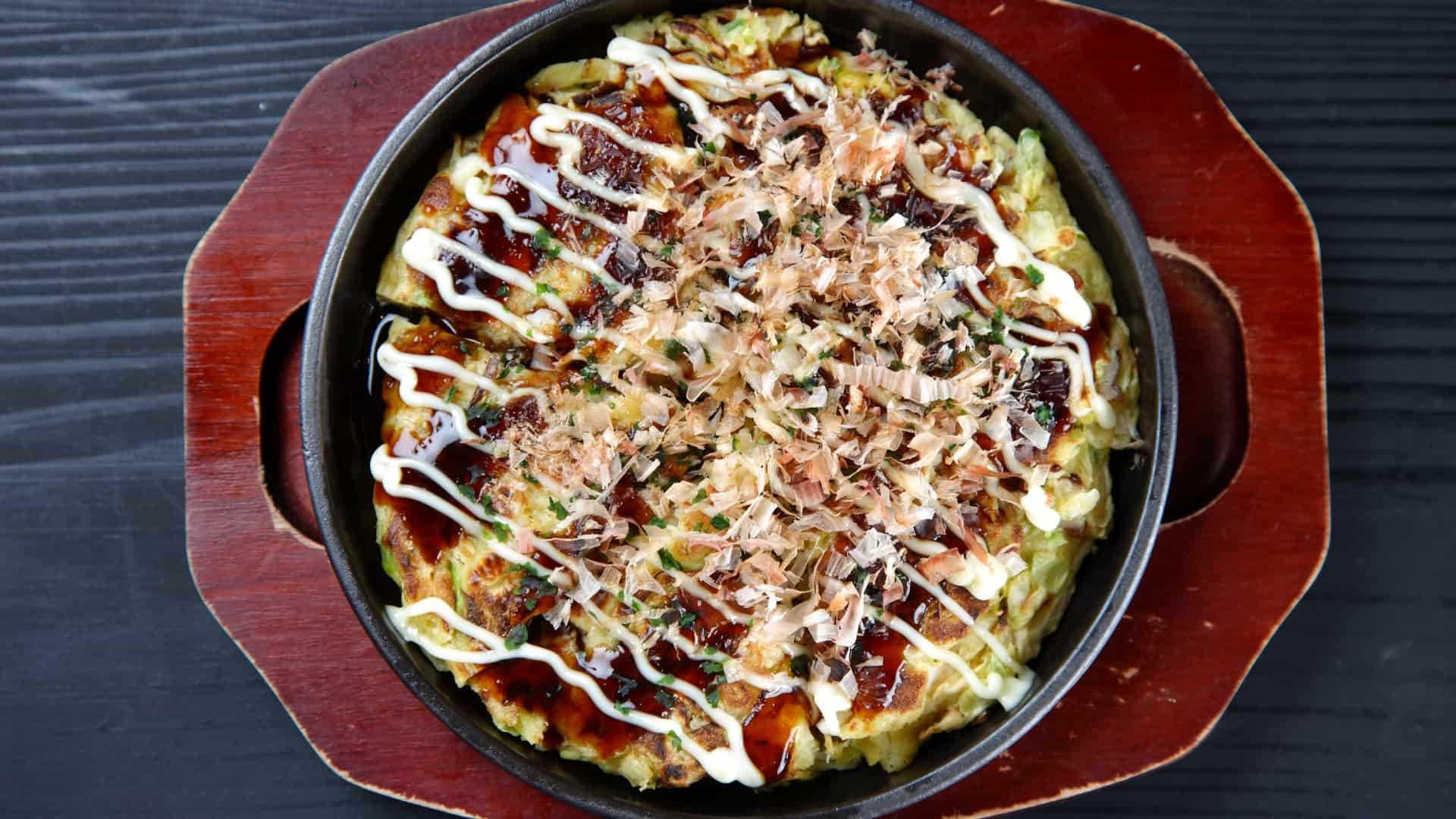 Bàrr is lìonadh okonomiyaki as fheàrr