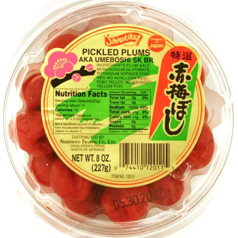 Shirakiku aka umeboshi marinētas plūmes