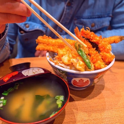 Donburi en tempura con receta de camarones crujientes