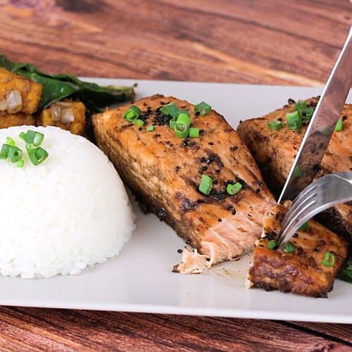 Salmão glaceado com missô com arroz