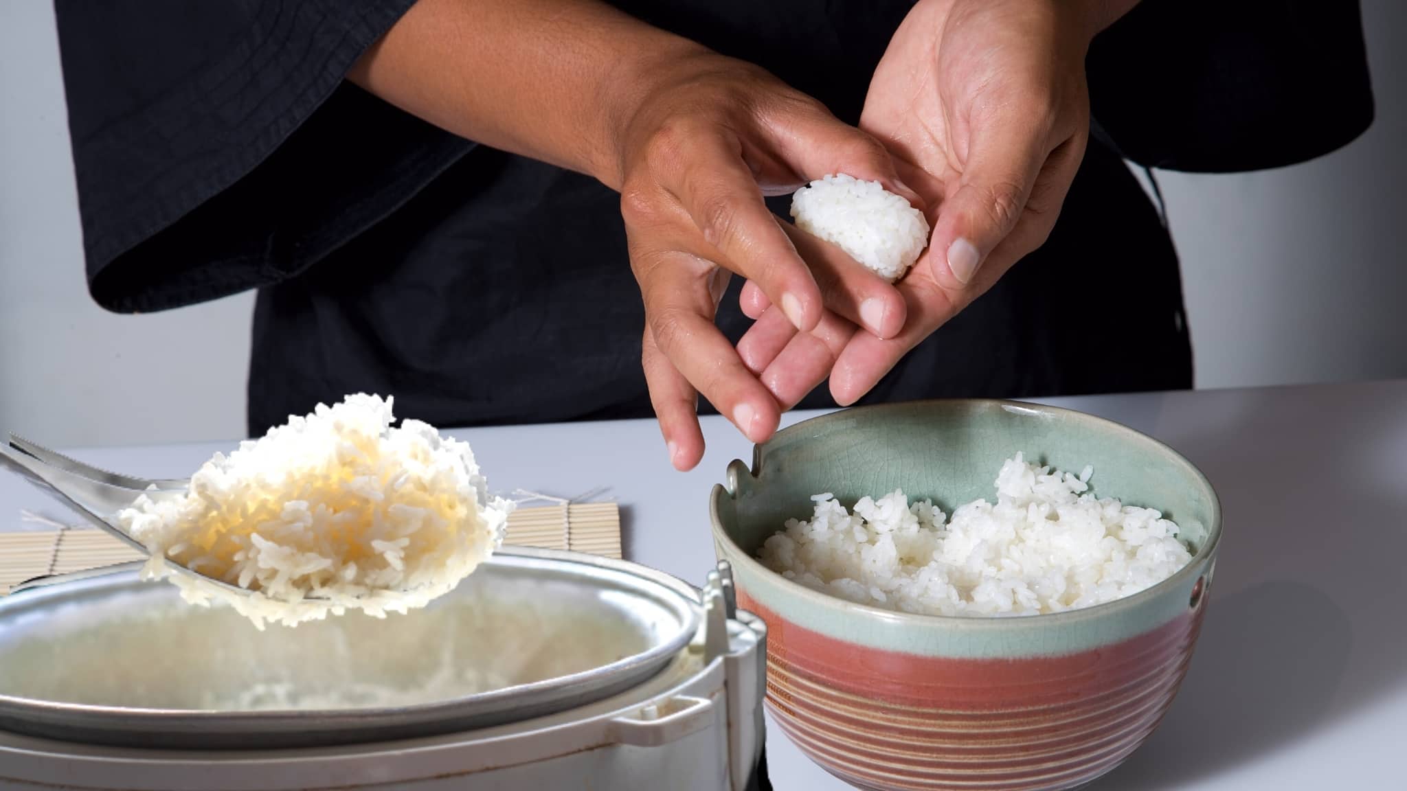 Como facer arroz de sushi sen cociña de arroz