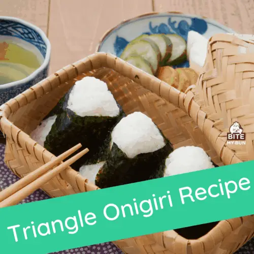 Onigiri triangular relleno de salmón ahumado Receta