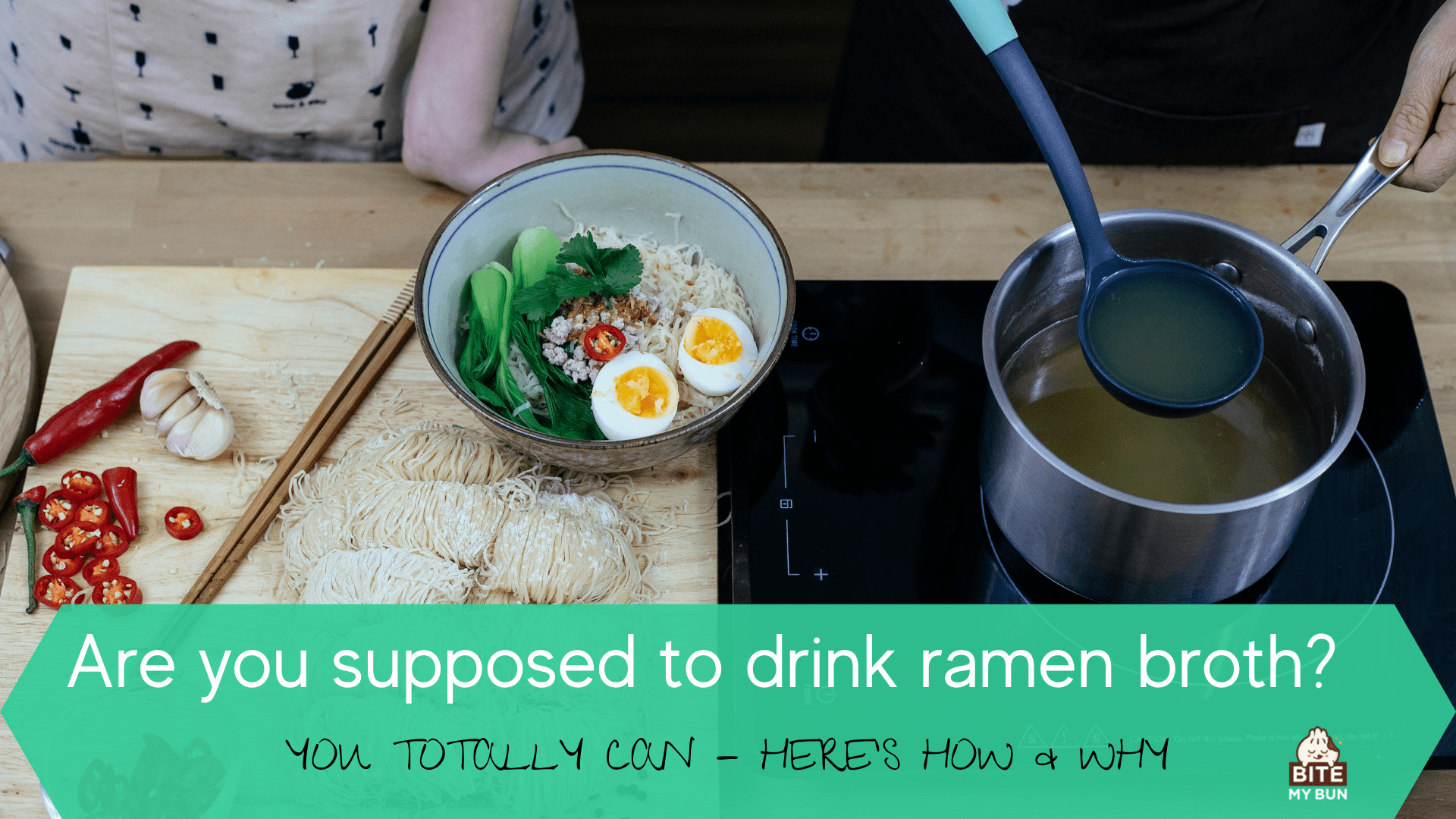 ¿Se supone que debes beber caldo de ramen?