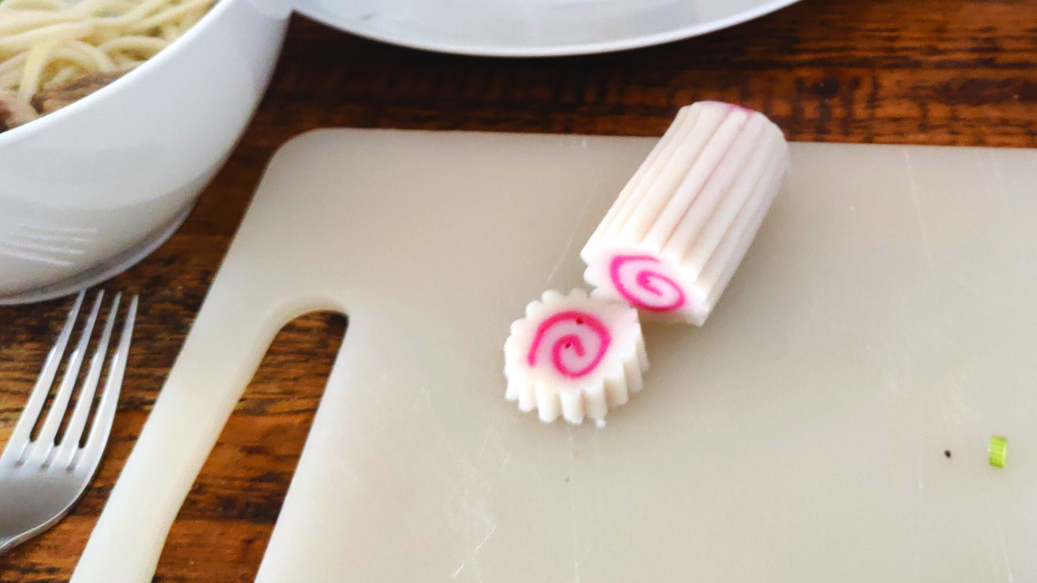 Cut open narutomaki fish cake