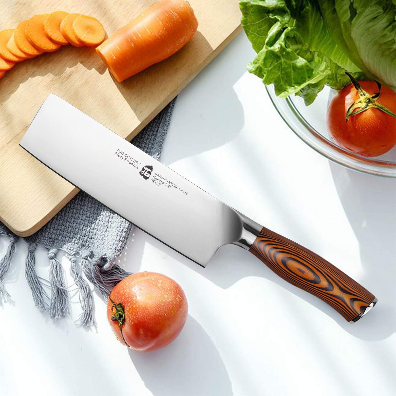 Nirxa çêtirîn ji bo dravê nakiri kêrê sebzeyê Japonî- TUO Vegetable Cleaver in kitchen