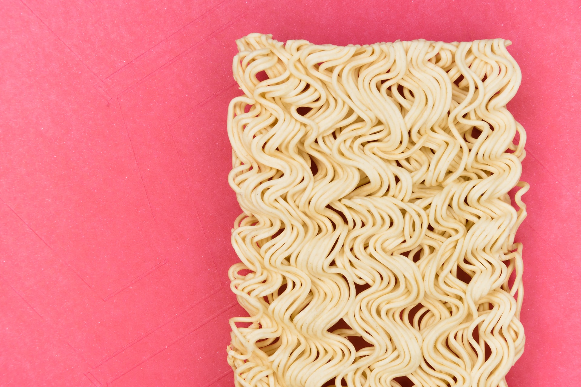 Pouvez-vous manger des ramen secs?