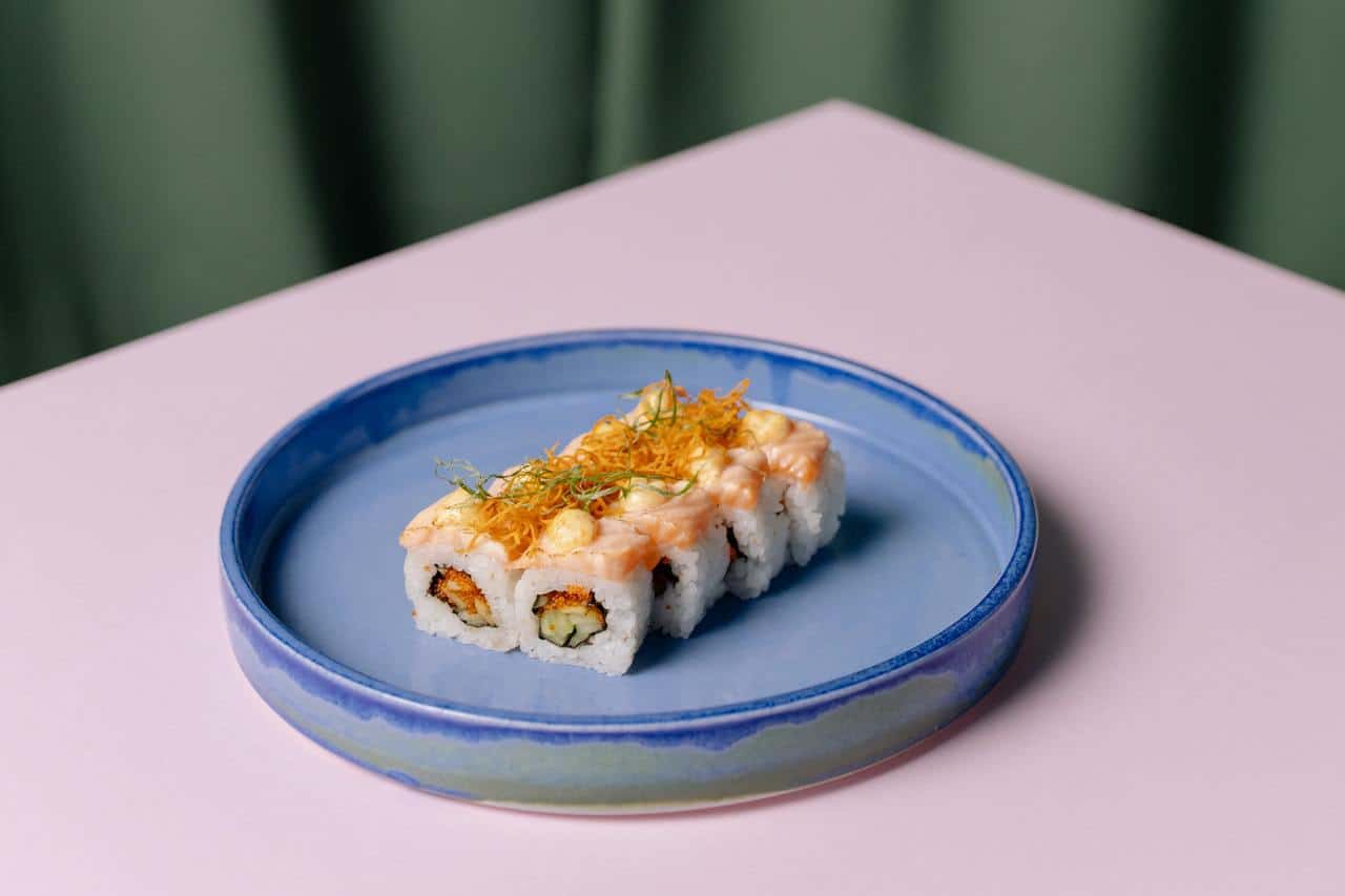 Comida japonesa tipo sushi