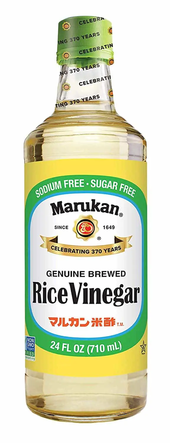 2. Rice wine vinegar- pinakamahusay na non-alcoholic sake substitute