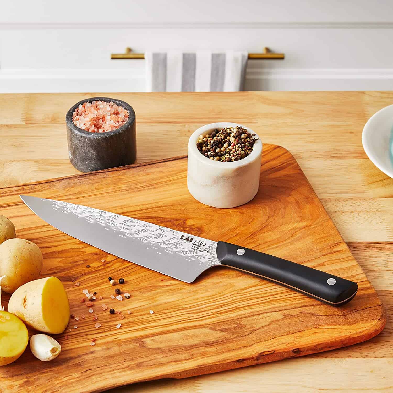 Bästa budget funayuki- Kai Kitchen 8 Kockkniv på bordet