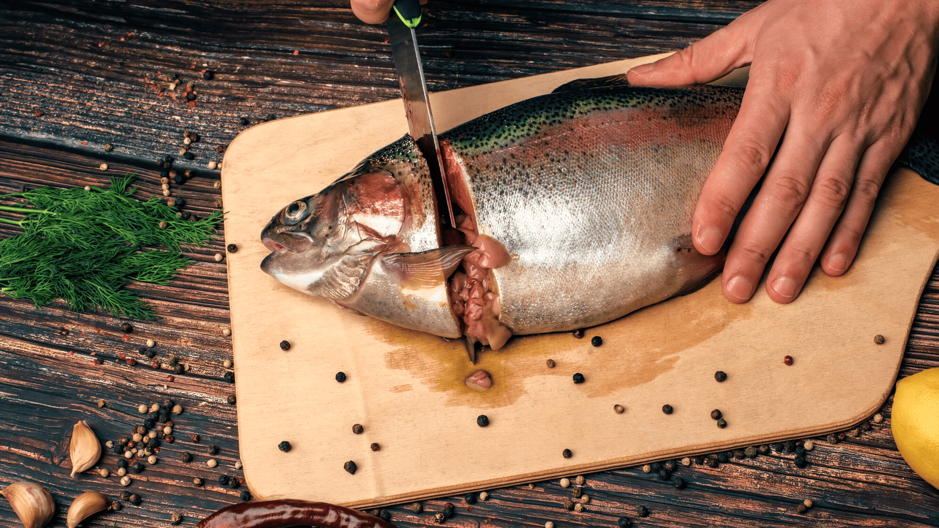 Разгледжаны лепшы нож дэба для падрыхтоўкі (японскіх) рыбных страў