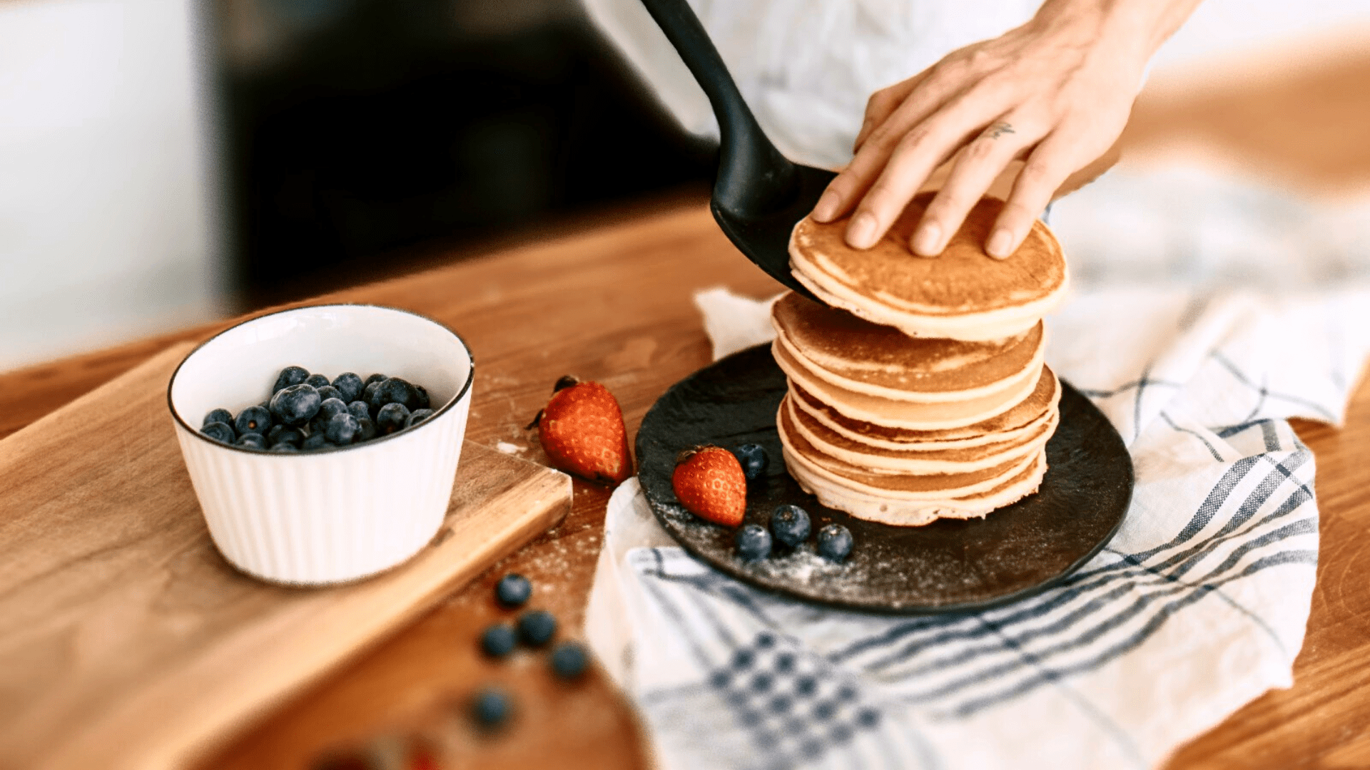Best spatula for pancakes | Top 5 for turning & flipping like a pro