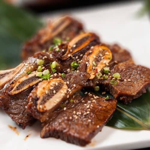 Classic teppanyaki sake/ soy beef steak recipe