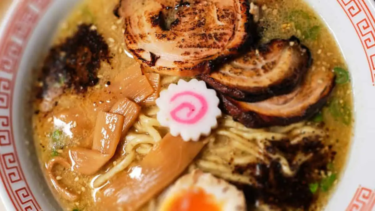 Pangalusna muih lauk ramen