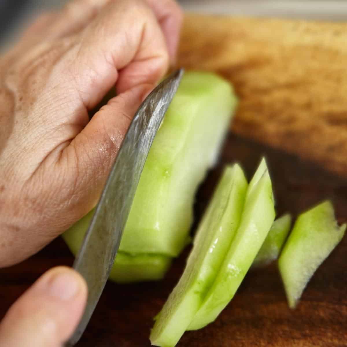 Peeled chayote