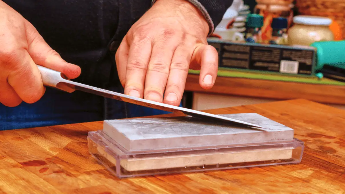 Guide complet sur l'entretien des couteaux japonais pour les faire durer toute une vie