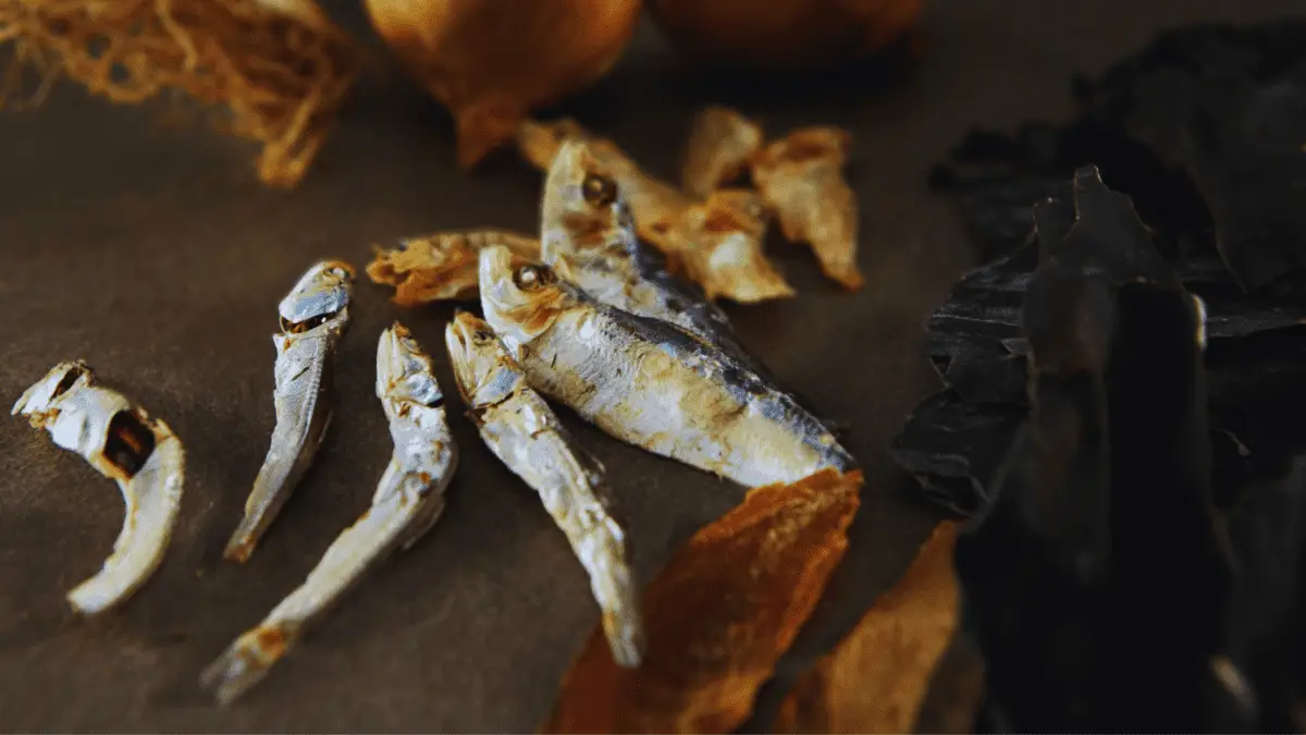 Receta de Iriko Dashi (Niboshi Dashi) - Caldo de pescado con sardinas japonesas