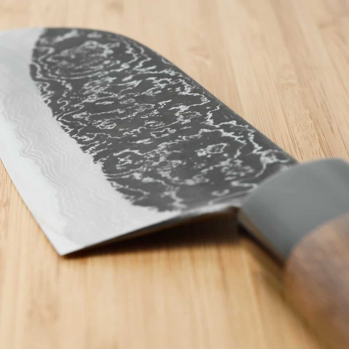 Что такое нож из углеродистой стали
