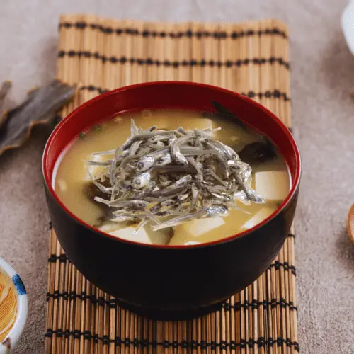 Receita de Iriko Dashi (Niboshi Dashi).