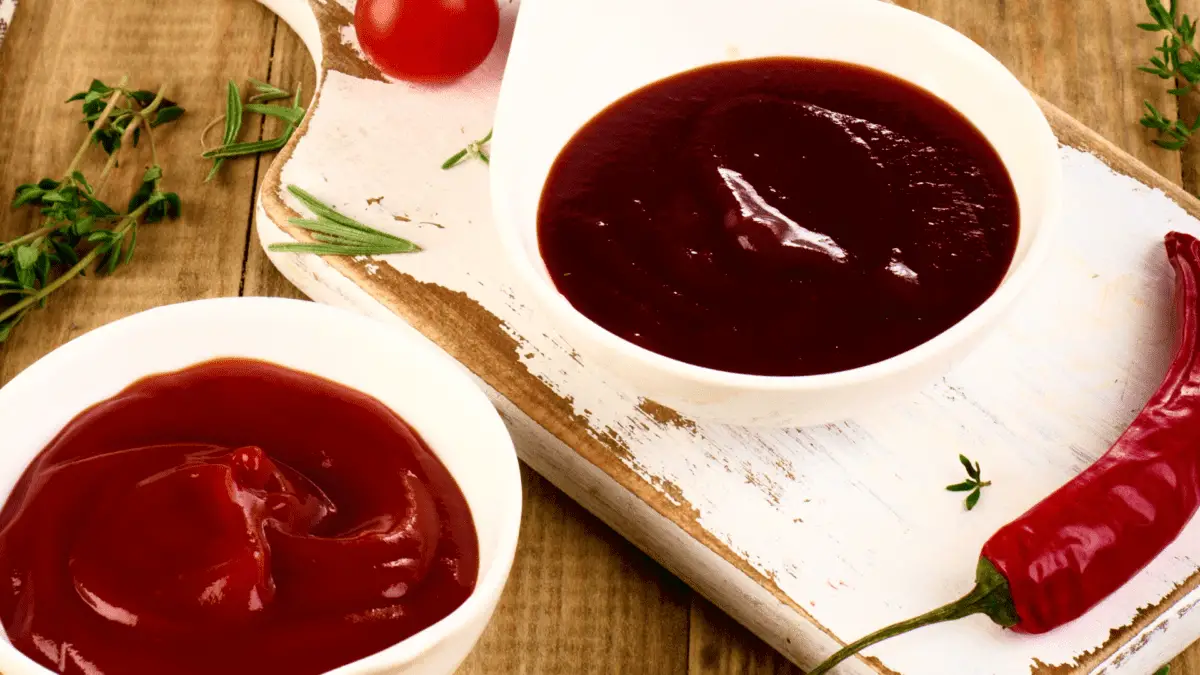 Worcestershire Sauce vs BBQ Sauce | Konsistens och smakskillnader